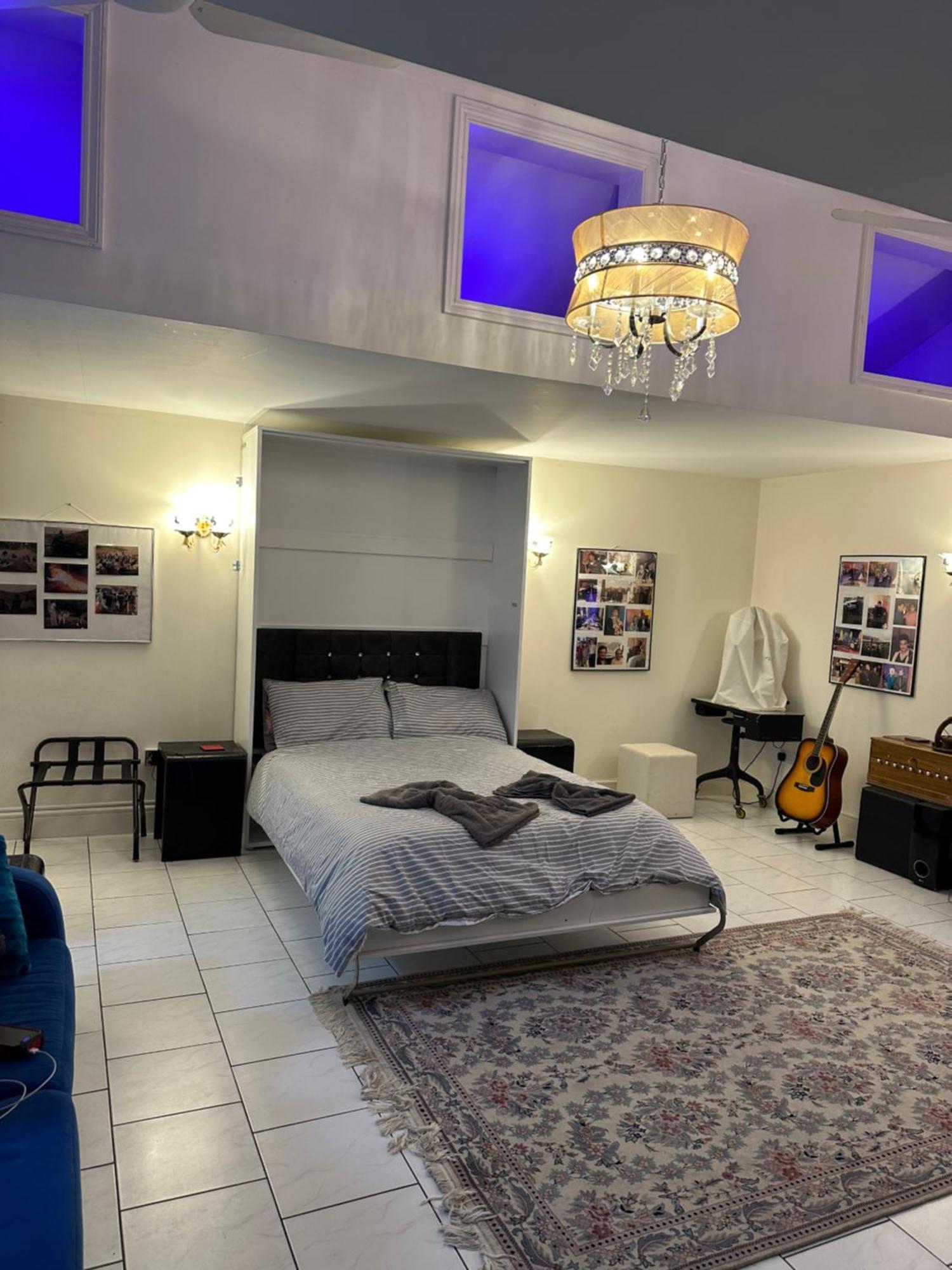 Amazing Gantshill Studio Annexe & Free Parking 雷德布里奇 外观 照片